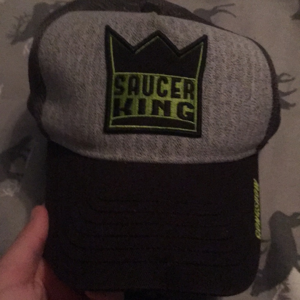 Gongshow hat